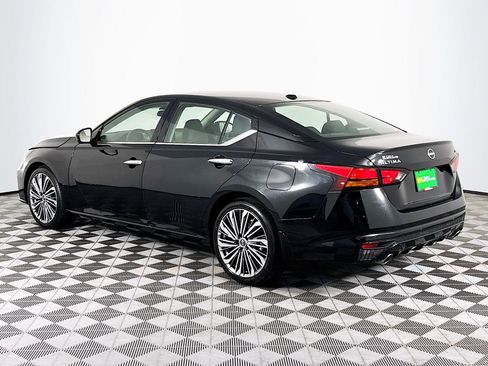 Used 2025 Nissan Altima 2.5 SL image 11