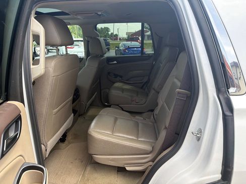 Used 2017 GMC Yukon SLT w/ Premium Edition AWD/4WD image 12