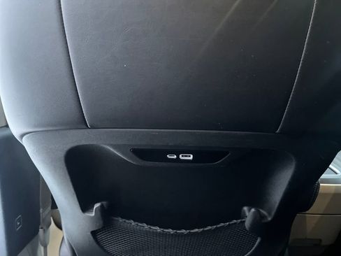 Used 2024 Chrysler Pacifica Touring-L image 33