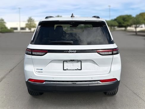 Used 2024 Jeep Grand Cherokee Limited 4xe w/ Luxury Tech Group II image 6