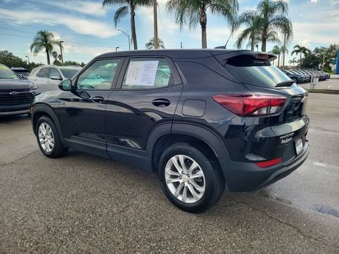 Used 2023 Chevrolet TrailBlazer LS FWD image 3