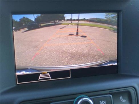 Used 2024 GMC Terrain SLE AWD/4WD image 13