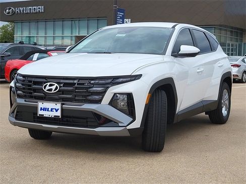 New 2026 Hyundai Tucson SE image 2