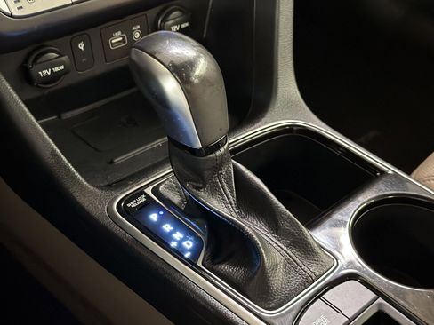 Used 2018 Hyundai Sonata Limited image 18