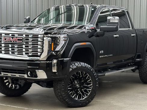 Used 2025 GMC Sierra 3500 Denali w/ Denali Reserve Package image 1