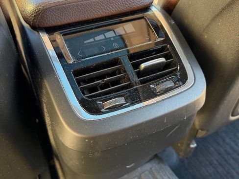 Used 2018 Volvo XC60 T6 Inscription w/ Convenience Package image 18