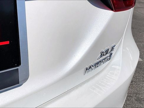 Used 2018 Toyota Camry XLE FWD image 9