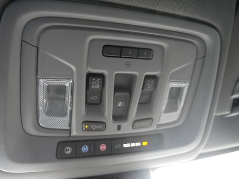 Used 2022 Chevrolet Silverado 1500 LTZ w/ LTZ Premium Package image 32