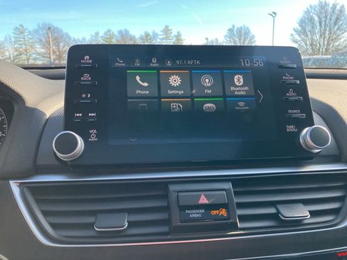 Used 2018 Honda Accord EX image 19