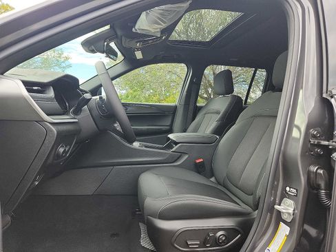 New 2025 Jeep Grand Cherokee 4WD image 9