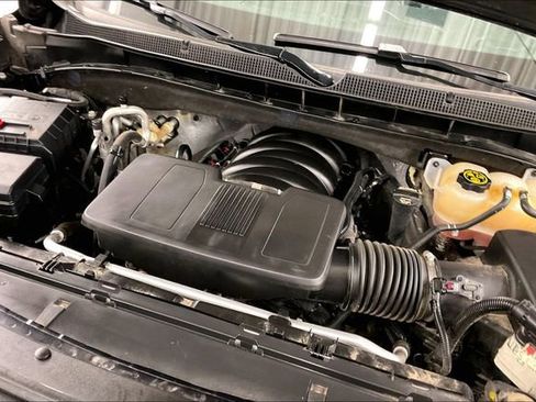 Used 2023 Chevrolet Tahoe Z71 w/ Z71 Off-Road Package image 32