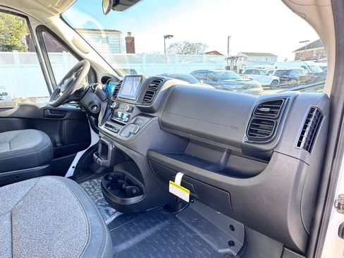 Used 2025 RAM ProMaster 2500 w/ Crew Van Package FWD image 20