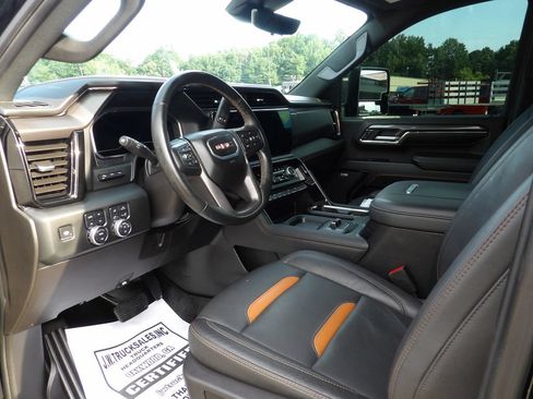 Used 2024 GMC Sierra 2500 AT4 w/ AT4 Premium Plus Package AWD/4WD image 17