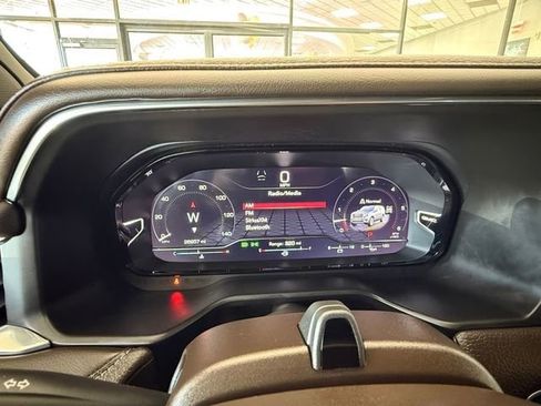 Used 2024 GMC Yukon XL Denali w/ Advanced Technology Package image 14