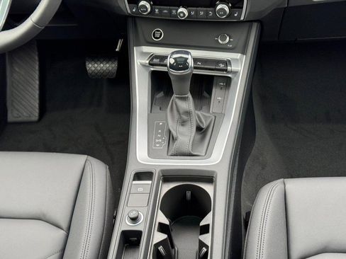 New 2025 Audi Q3 2.0T Premium image 9