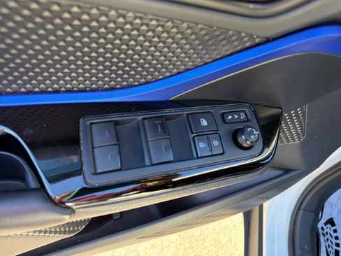 Used 2021 Toyota C-HR XLE image 11