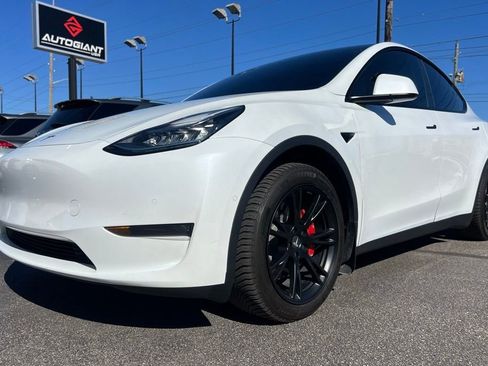 Used 2020 Tesla Model Y Long Range image 14
