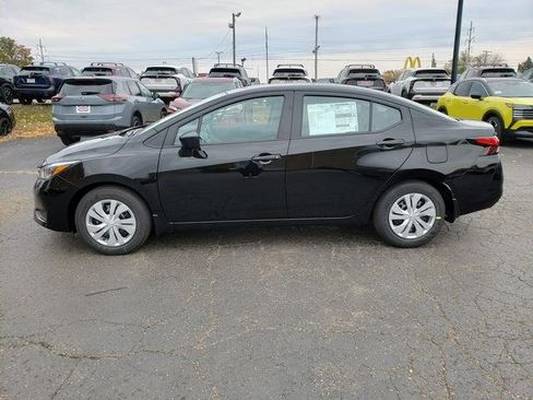 New 2025 Nissan Versa S image 3