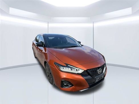 Used 2021 Nissan Maxima SR w/ Sport Mat Group FWD image 3