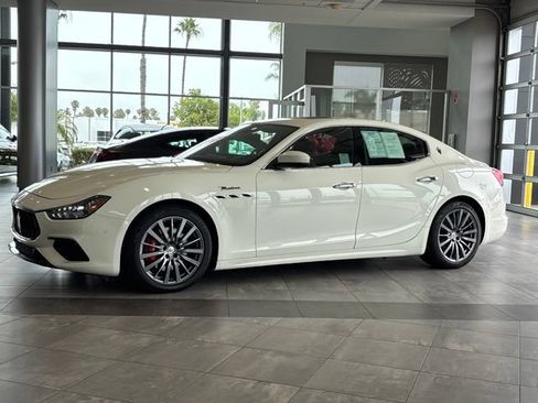 Used 2022 Maserati Ghibli Modena Q4 AWD/4WD image 13