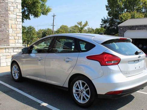 Used 2016 Ford Focus SE image 9