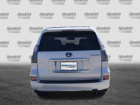 Used 2023 Lexus GX 460 Luxury w/ Accessory Package image 8