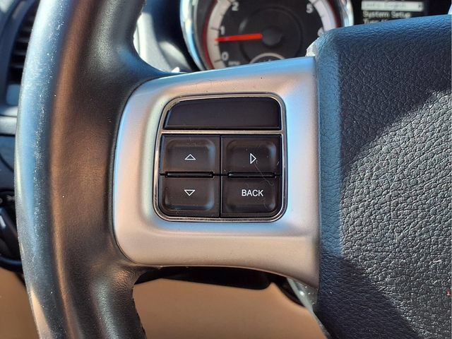 Used 2016 Dodge Grand Caravan SXT w/ Rear Park Assist Package FWD image 12