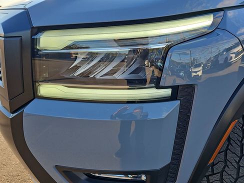 Used 2025 Nissan Frontier PRO-4X image 33