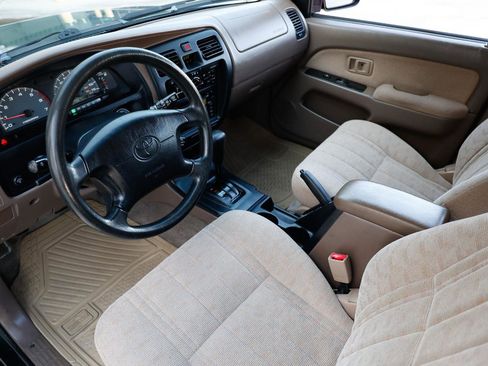 Used 2000 Toyota 4Runner 2WD image 6