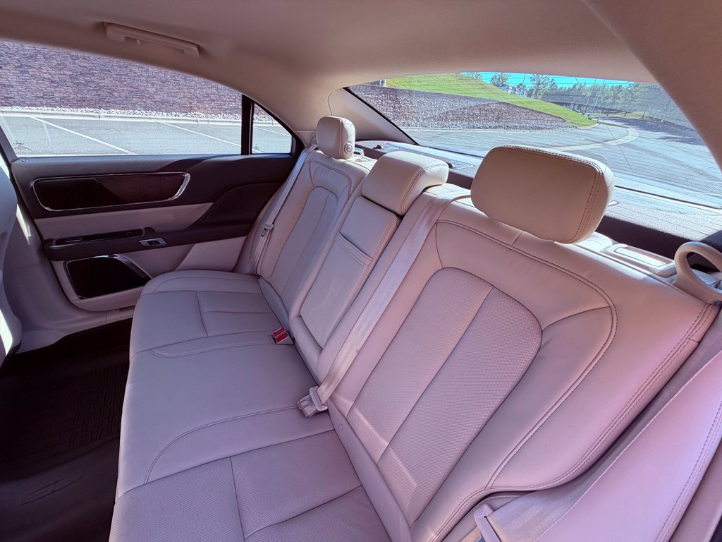 Used 2017 Lincoln Continental Select FWD image 10