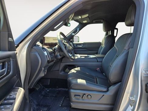 New 2025 Nissan Armada SL w/ Captain's Chari Seat Package AWD/4WD image 16