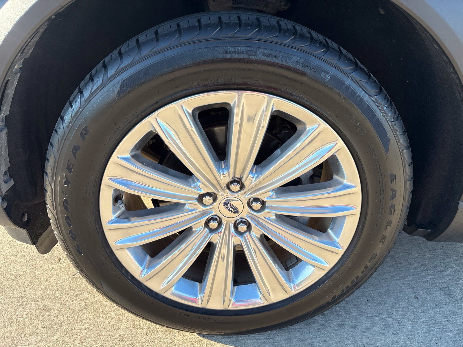 Used 2021 Ford Explorer Limited w/ Equipment Group 301A RWD image 10