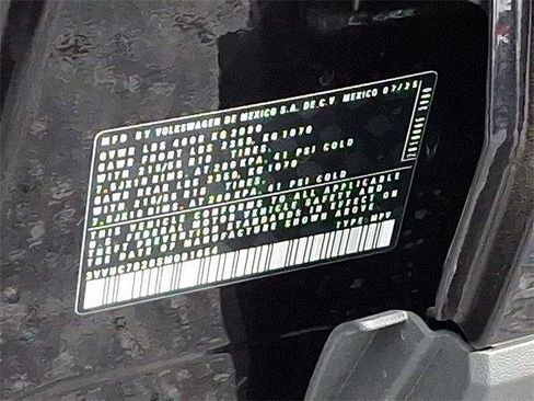 New 2025 Volkswagen Taos SE image 23