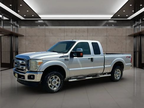 Used 2015 Ford F250 XLT w/ XLT Premium Package AWD/4WD image 2
