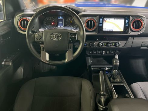 Used 2018 Toyota Tacoma TRD Sport w/ Technology Package AWD/4WD image 24