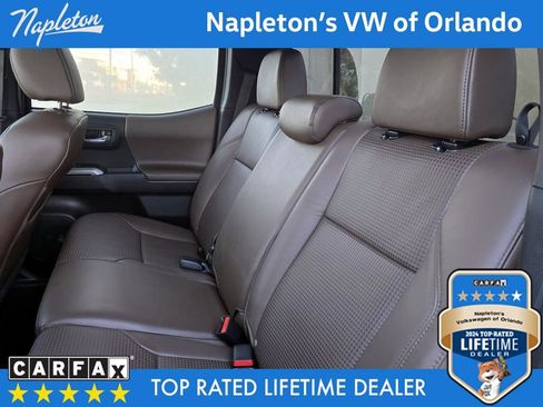 Used 2017 Toyota Tacoma Limited image 30