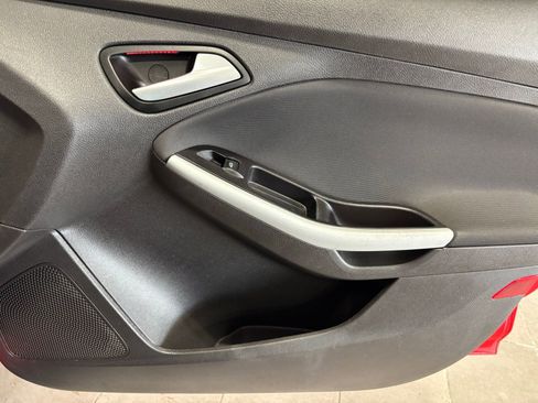 Used 2013 Ford Focus SE image 16