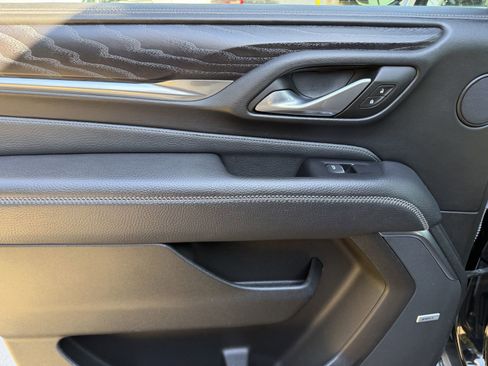 Used 2024 GMC Yukon XL Denali image 23