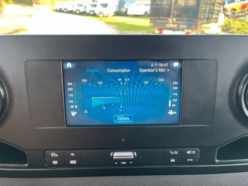 Used 2024 Mercedes-Benz Sprinter 2500 image 34