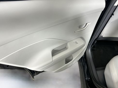 Used 2025 Hyundai Kona SEL FWD image 25