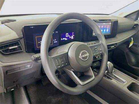 New 2025 Nissan Kicks S image 7