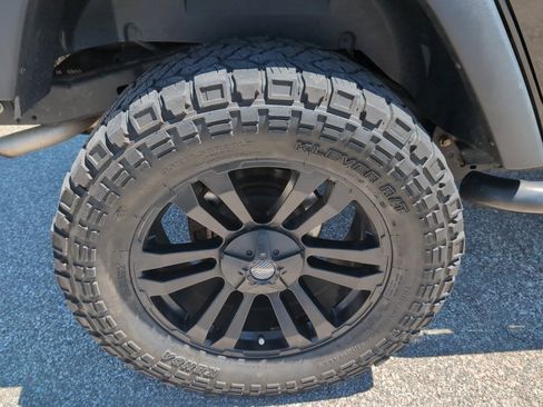 Used 2015 Jeep Wrangler Unlimited Sport w/ Quick Order Package 24S AWD/4WD image 20