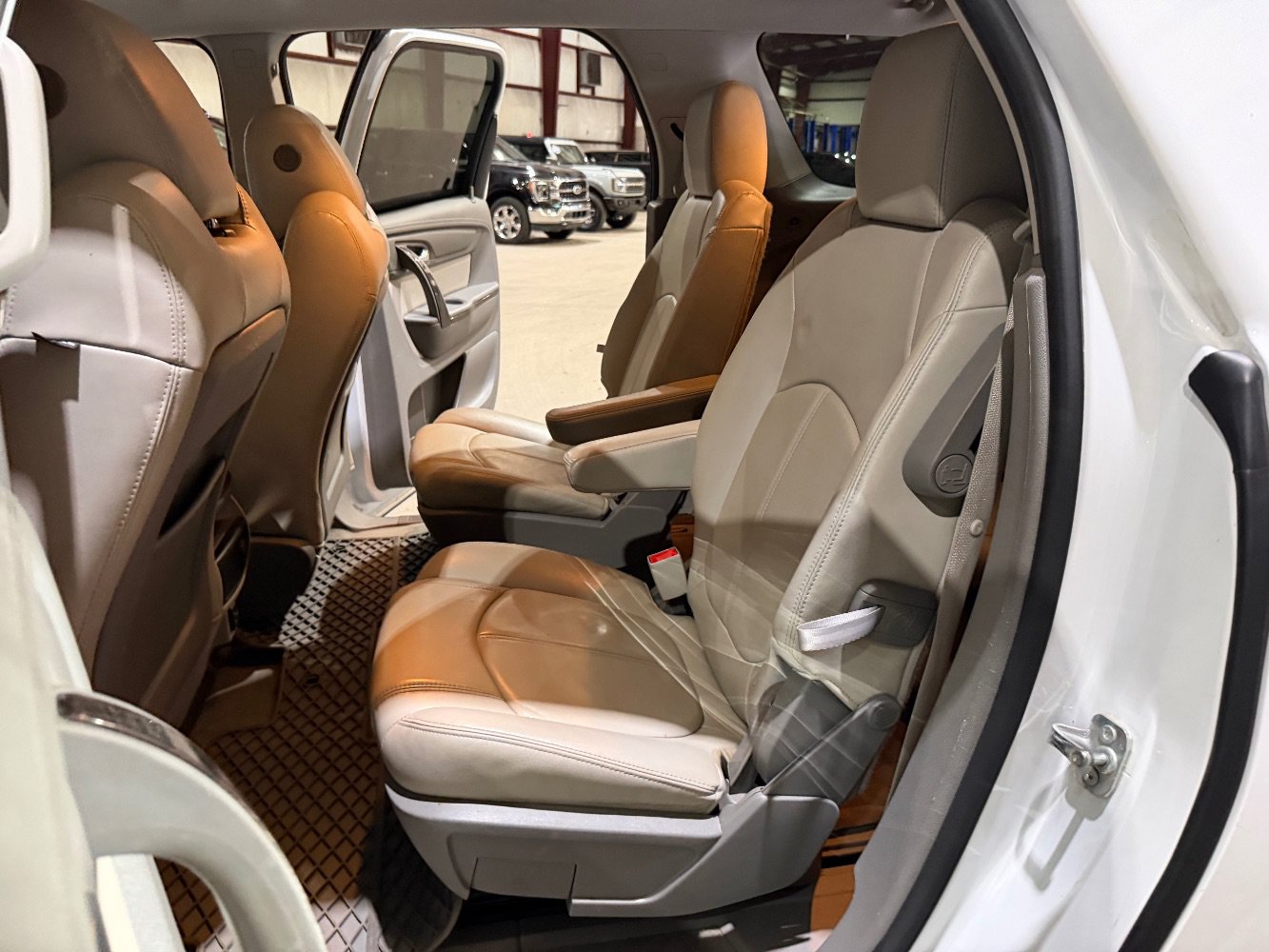 Used 2017 GMC Acadia Limited SLT FWD image 18