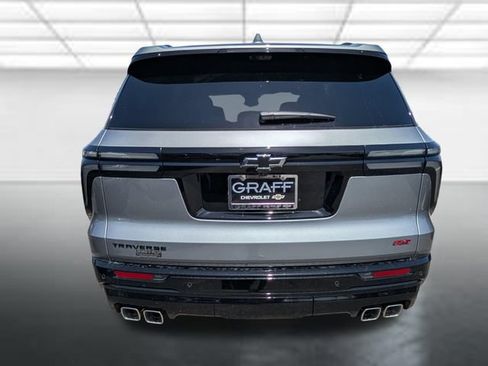 New 2026 Chevrolet Traverse RS w/ LPO, Floor Liner Package FWD image 32