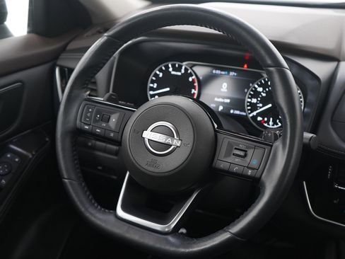 Used 2022 Nissan Rogue SV w/ SV Premium Package image 14