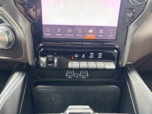 Used 2025 RAM 1500 Laramie w/ Laramie Southwest Edition AWD/4WD image 15