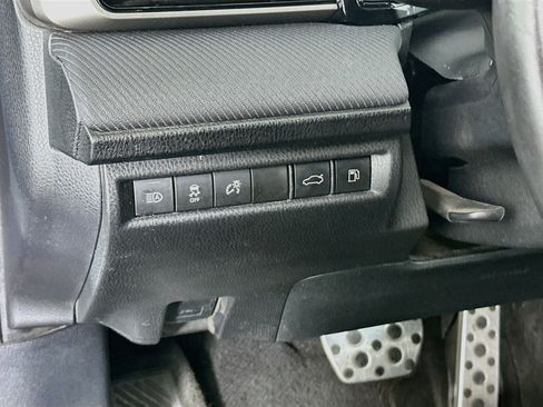 Used 2025 Toyota Camry SE FWD image 17