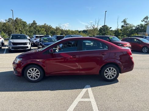 Used 2017 Chevrolet Sonic LT FWD image 4
