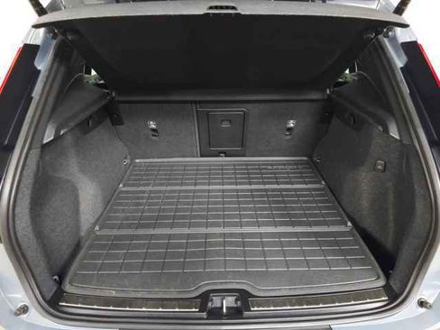 Used 2023 Volvo XC40 B5 Plus w/ Protection Package Premier image 8