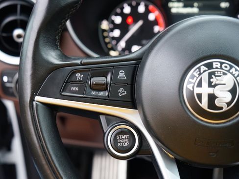 Used 2019 Alfa Romeo Stelvio Ti Lusso w/ Quick Order Package 22X Lusso image 27